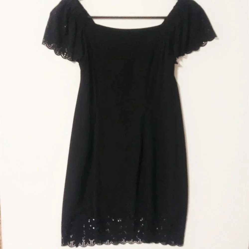 Signature by Robbie Bee Black Eyelet Dress 4P‎